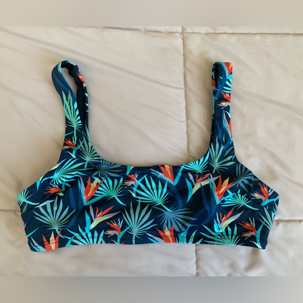 MeUndies Tropical Print Swim Top